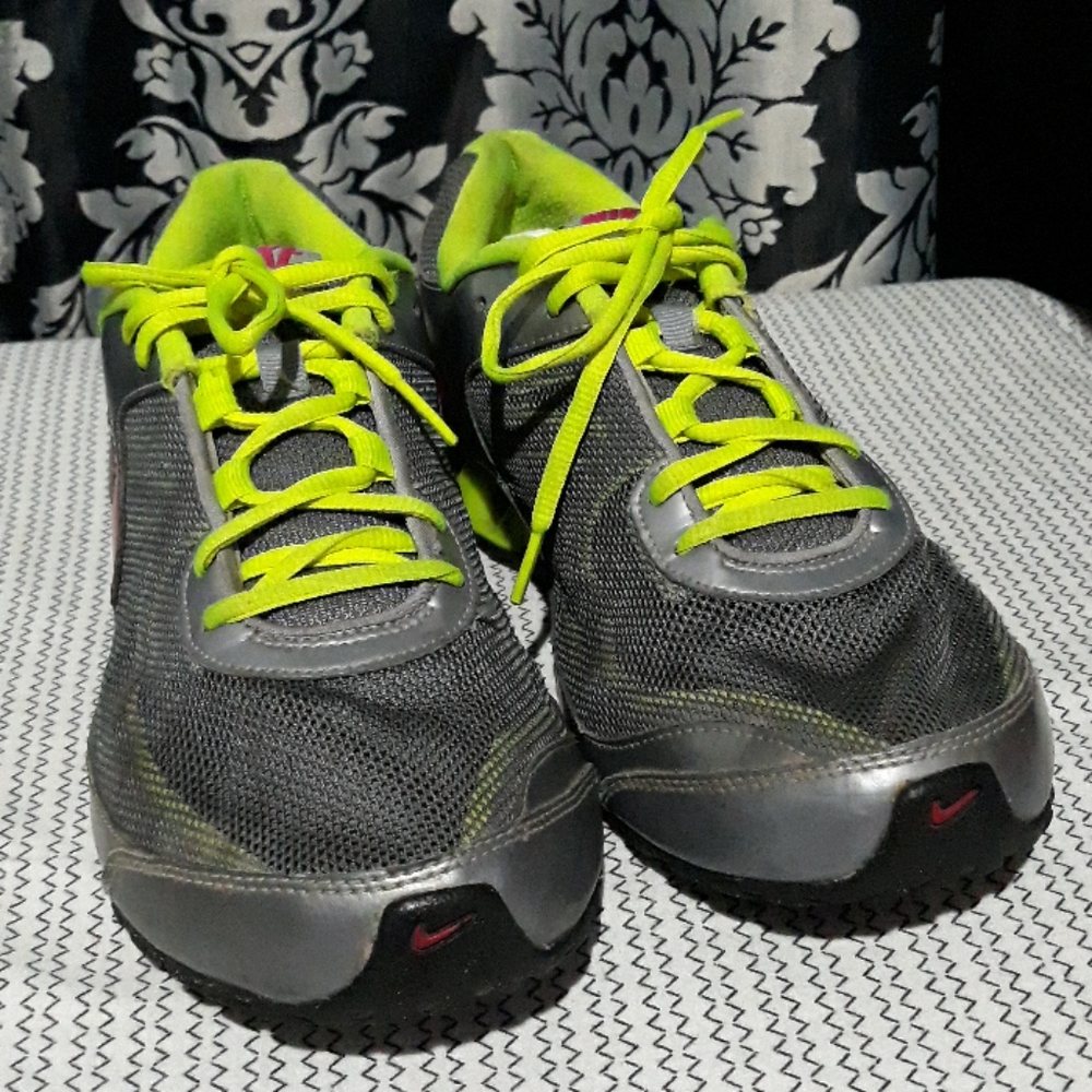 Womens Nike Reax Size 10 Style 525755-001